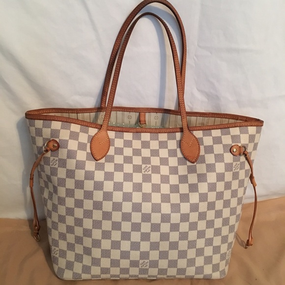 🌹SOLD🌹Authentic Louis Vuitton Neverfull MM