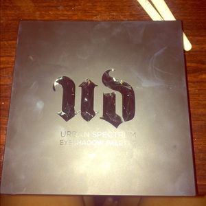 Urban Decay Spectrum Eyeshadow Palette
