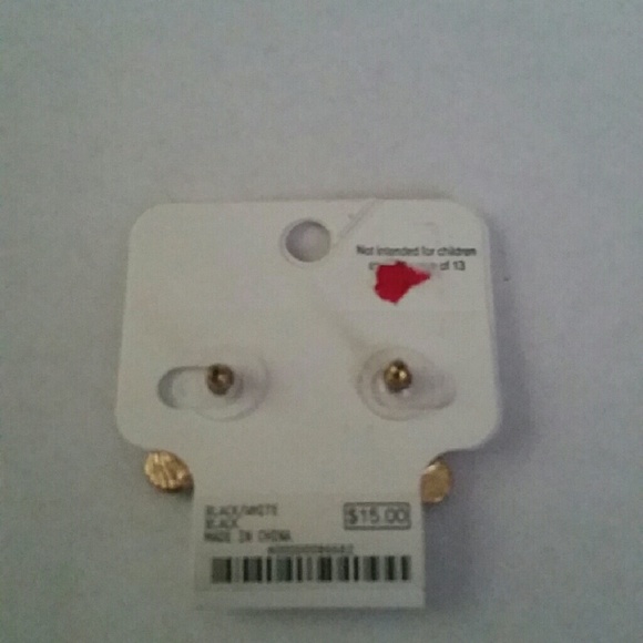 Earring - Picture 3 of 3