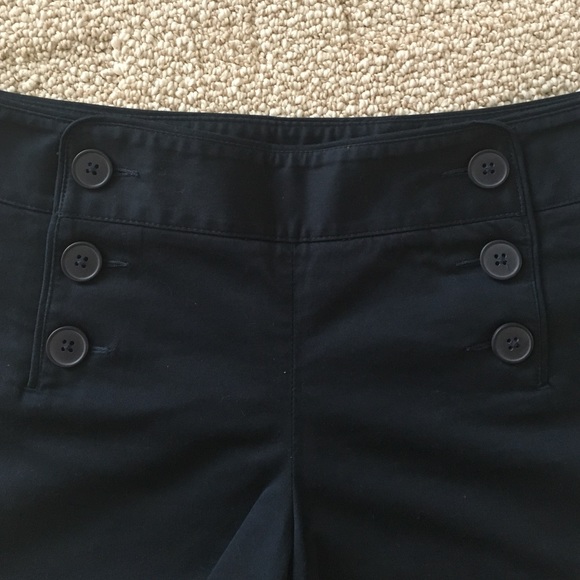 Sailor Front Mid Rise Shorts - Picture 3 of 3