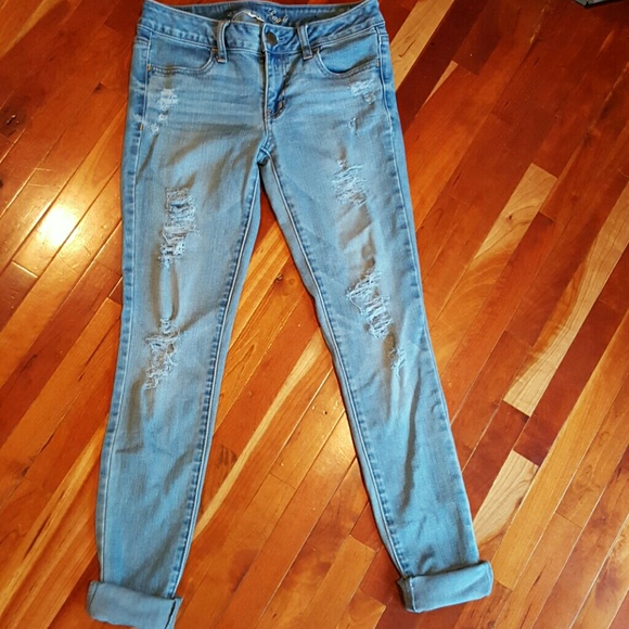 American Eagle distressed skinnys