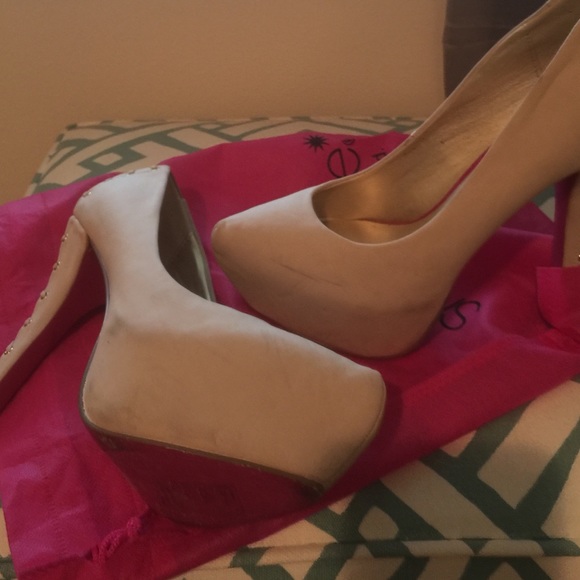 Beige "lace up" platform stilettos - Picture 3 of 3