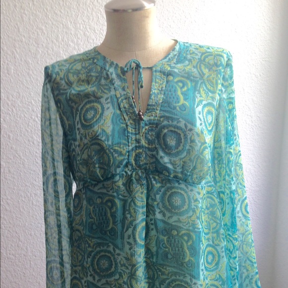 🎀👚💕Ann Taylor Loft adorable chiffon top