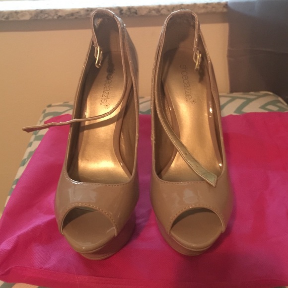 Cream ankle strap platform stilettos - Picture 3 of 3