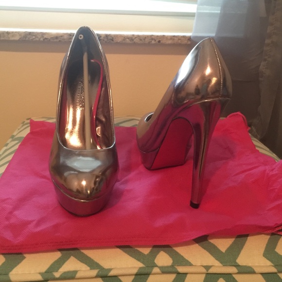 Brand new, never been worn metallic stilettos - Picture 1 of 4
