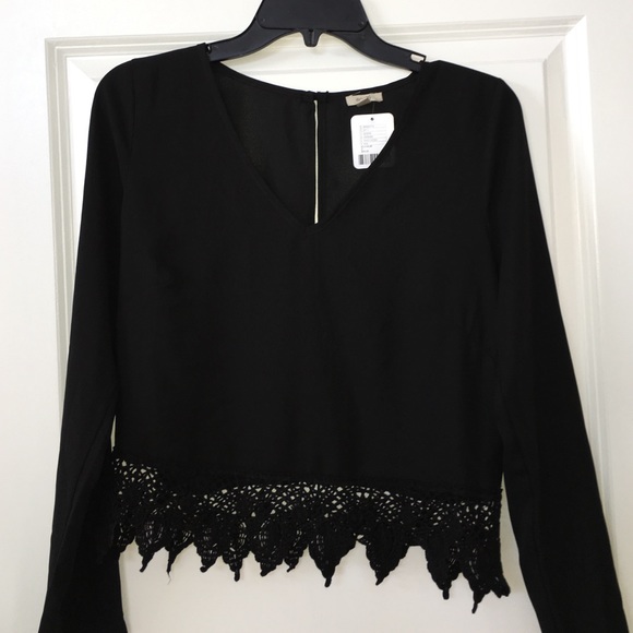 Black Ecote lace crop top long sleeve