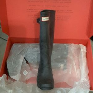Never worn mid calf Hunter boots