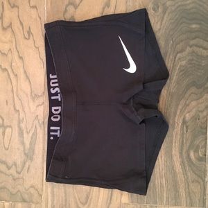 Size M Black Nike Spandex