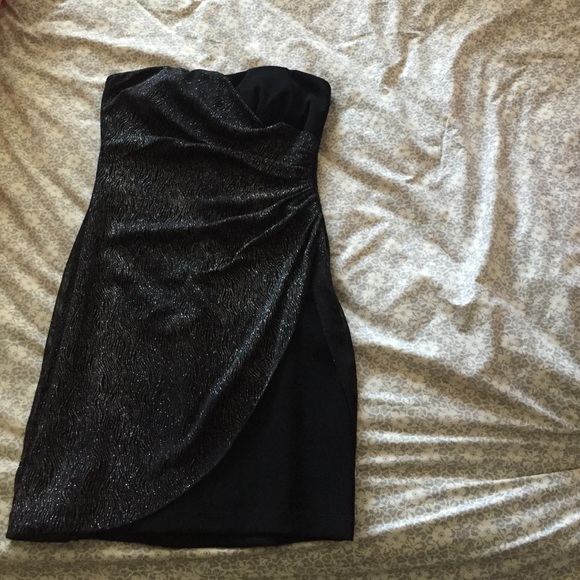 Black strapless dress - Picture 3 of 3