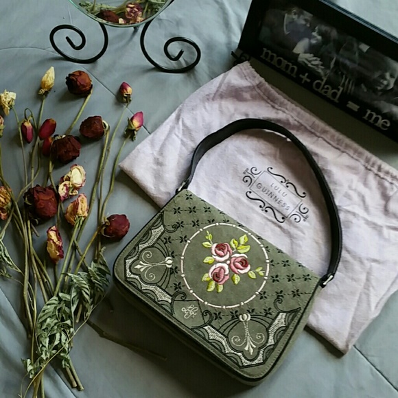LULU GUINNESS  Handbags - HP 8/19🌻LULU GUINNESS EMBROIDERED SHOULDER BAG