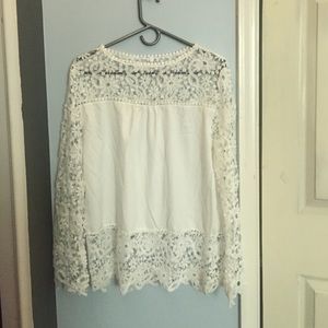 White top with lace sleeves