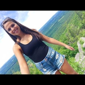 Meet your Posher, Jillian