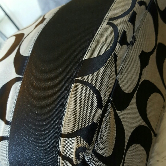 SOLD Coach purse! - Picture 4 of 4