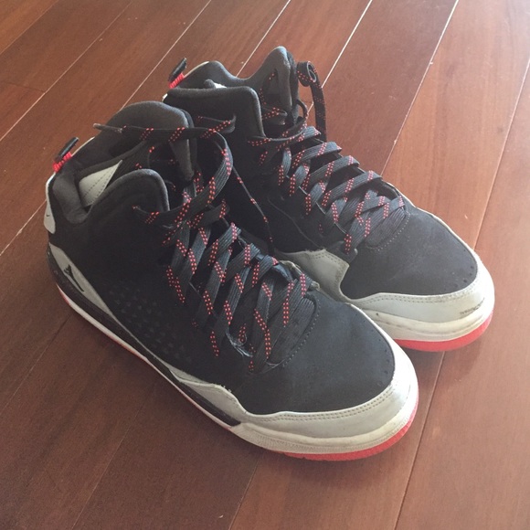 7 Youths Jordan Flights