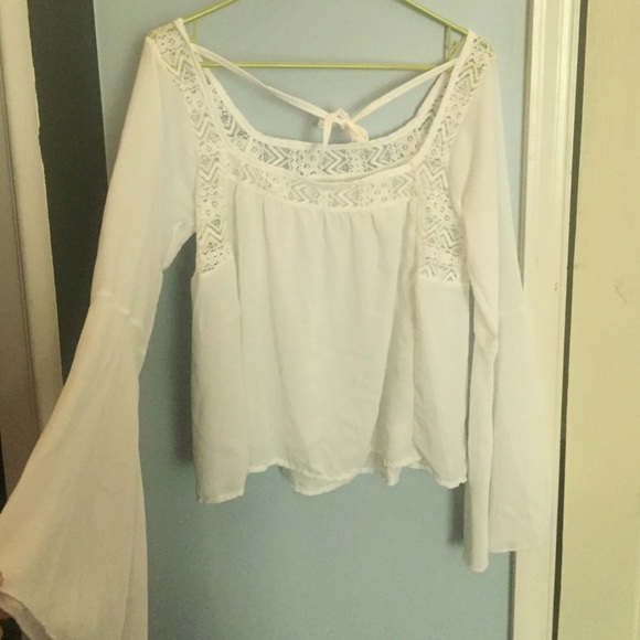 Short white blouse