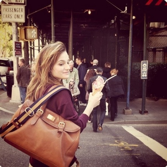 Meet your Posher, Lisa - Picture 1 of 1