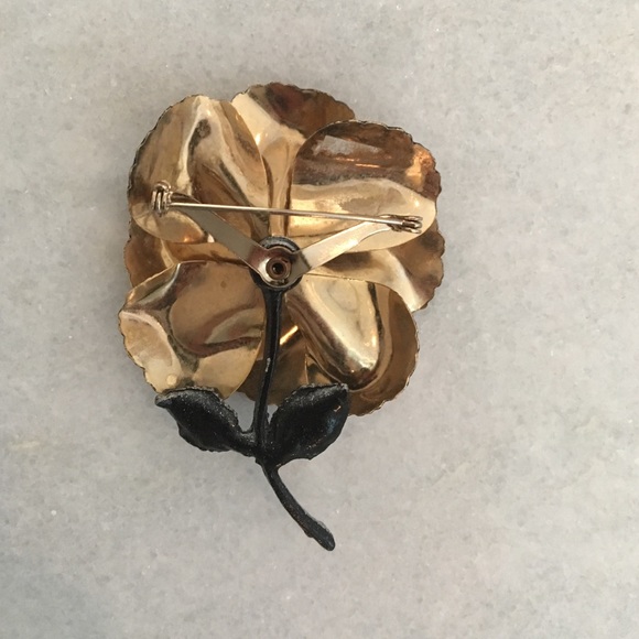 Vintage Gold & Black Metal Flower Pin - Picture 3 of 4