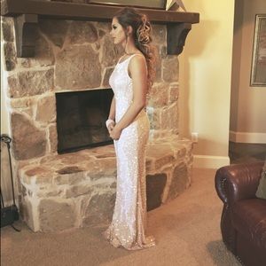 Beautiful prom dress in light pink/champagne