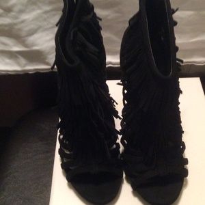 Black sz7 never worn