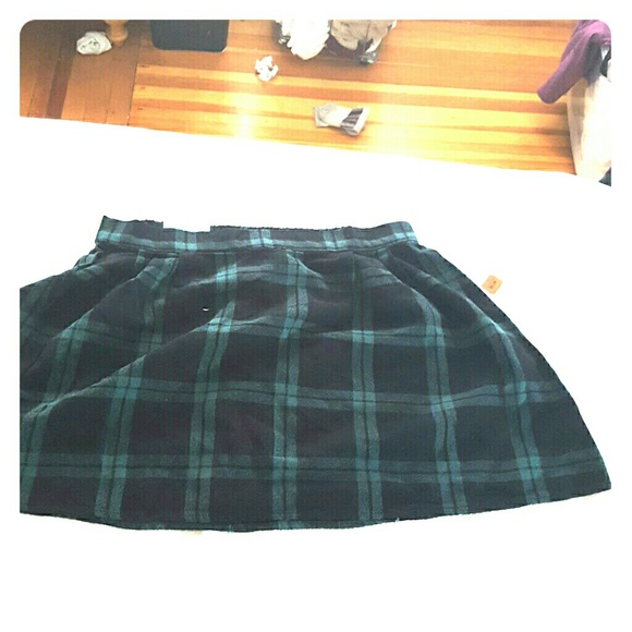 Black and green paid skirt