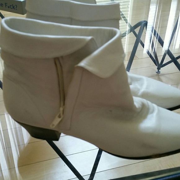 80's hunt club ankle bootie 8