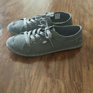 🔴SOLD On Merc🔴 Rocketdog Sneakers
