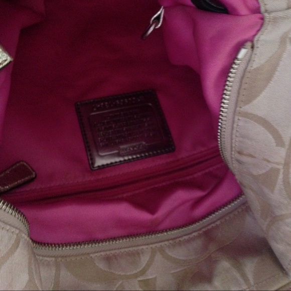 Coach Signature Poppy Bag - Picture 2 of 4