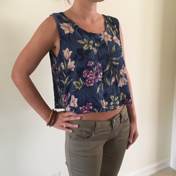 Vintage Tops - 🎉3/$20 True 90s Vintage Tropical Floral Print Crop Top