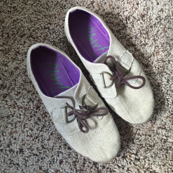 Blowfish // beige linen shoes