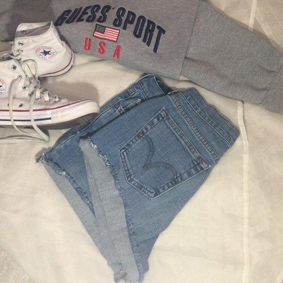 ✨✨✨LEVIS CUTOFFS✨✨✨