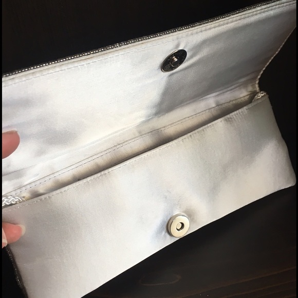 Silver sequin evening clutch💋 - Picture 2 of 4