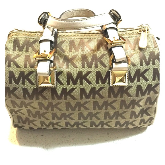 Micheal Kors Purse