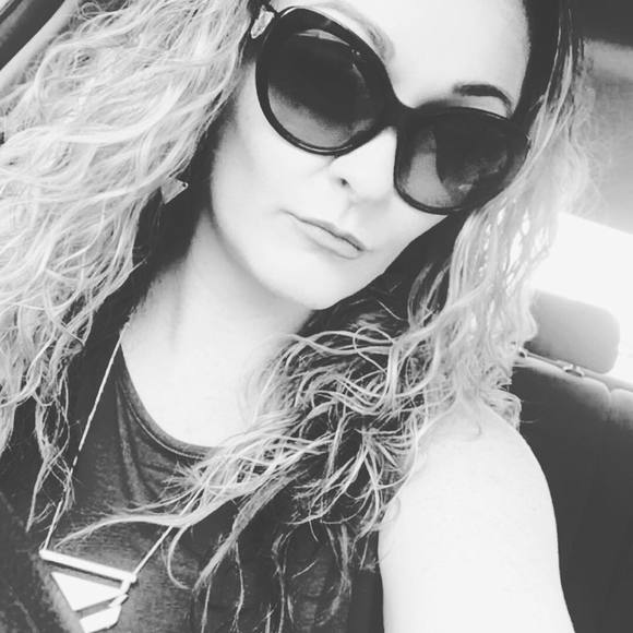 Meet your Posher, Renee