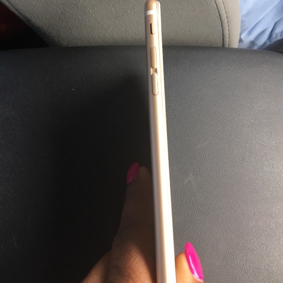 Used IPhone 6 Gold... Price negotiable - Picture 3 of 3
