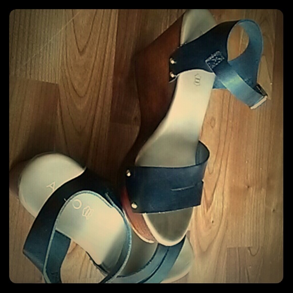 Platform wedge sandals sz.9 (Aldo)