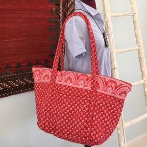 Large Vera Bradley Tote in Red Pattern
