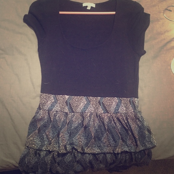 Delia's black pattern dress