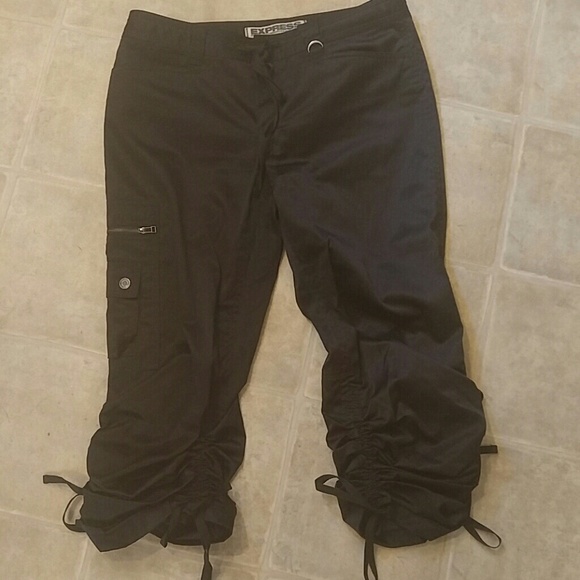 Express ruched black capris 8