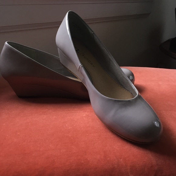 CL Chinese Laundry // grey patent leather wedges