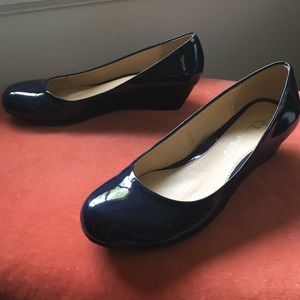 CL by Chinese Laundry // navy blue patent wedge