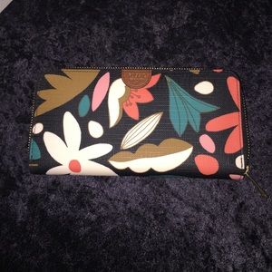 Dark floral sydney zip clutch