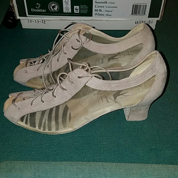 Mesh Elegant Heels - Picture 2 of 3