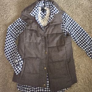 Old Navy wool mix vest. Size medium tall.