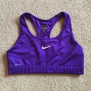 Nike pro sports bra