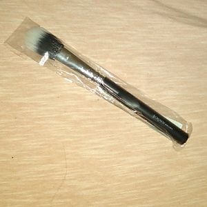 Crown Brush