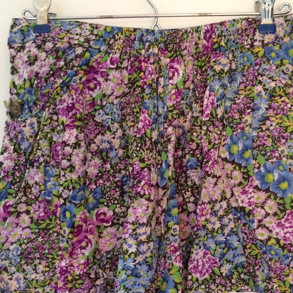 FREE PEOPLE SHORTS - Picture 2 of 4