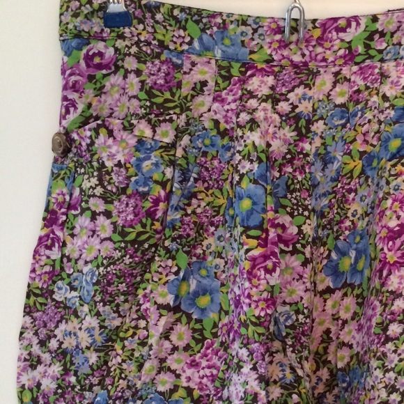 FREE PEOPLE SHORTS - Picture 3 of 4
