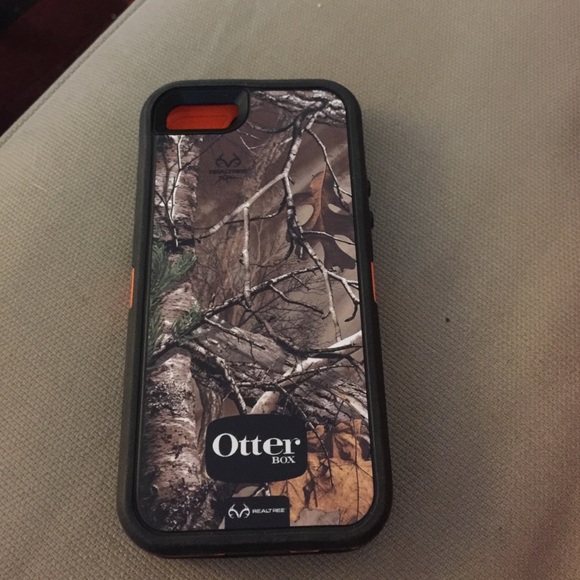 iPhone 5 otter box - Picture 2 of 2