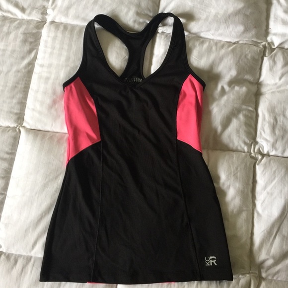 Kenneth Cole Reaction workout top