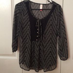 Quarter sleeve blouse